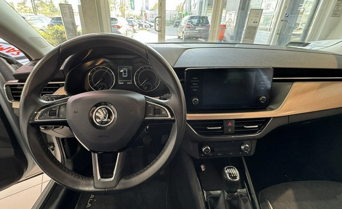 Skoda Scala cena 56900 przebieg: 148343, rok produkcji 2019 z Pabianice małe 154